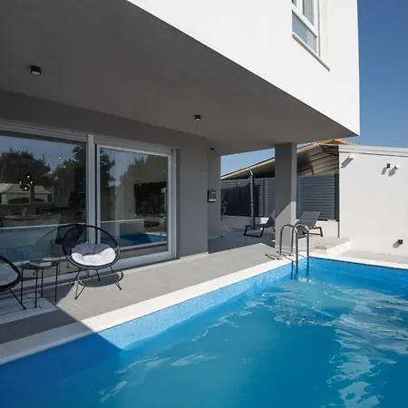 Villa Pomalo *