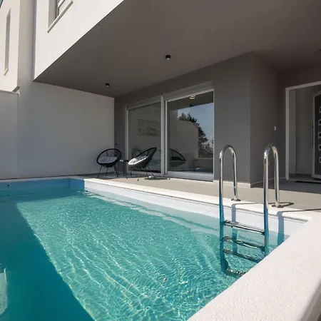 Pomalo Villa Vodice