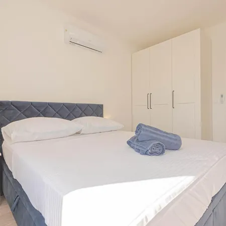 Pomalo * Vodice
